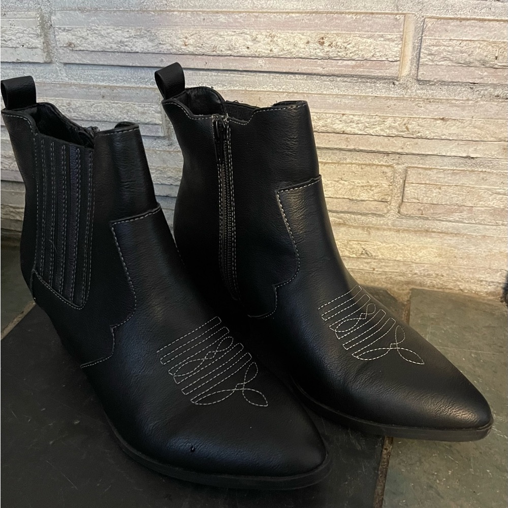Sun + Stone Womens Grangerrp Pointed toe short Booties size 10